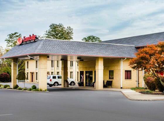 Best Mifflintown PA Hotels With 18 Check In Updated October 2024   19289 Econo Lodge Mifflintown 