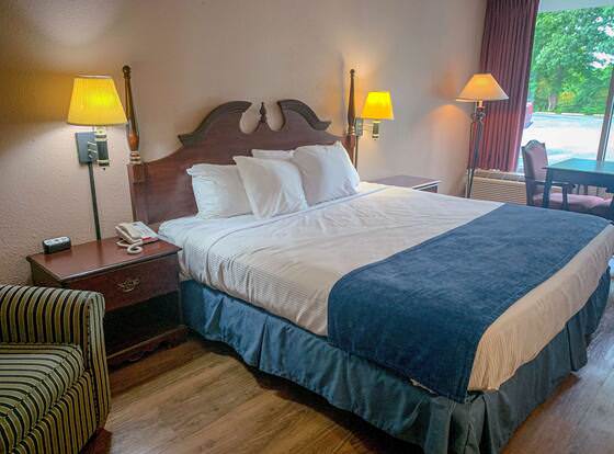 Motel 6 Morgantown, WV allows check-in for 18 year-old guests