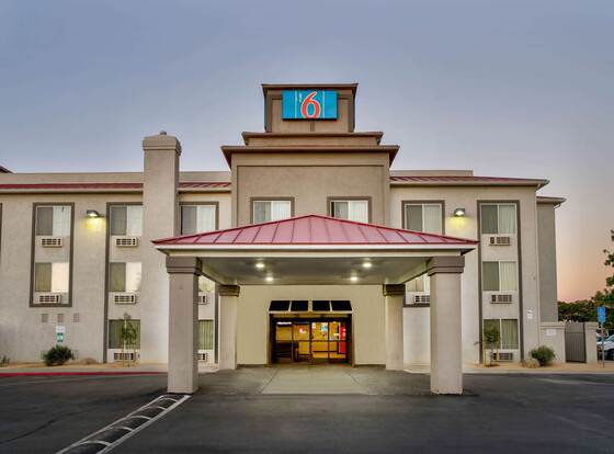 hotel in hesperia california