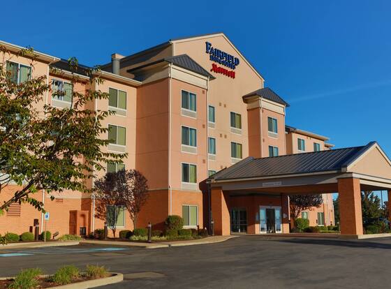 Fairfield Inn & Suites by Marriott Morgantown allows check-in for 18 year-old guests