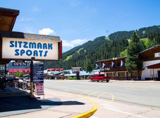 Best Red River NM Hotels With 18 Check In Updated June 2024   33841 Sitzmark Sports 